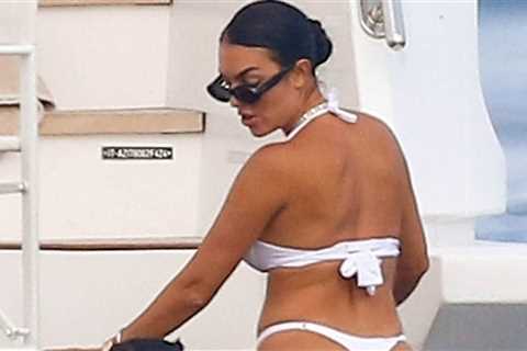 Cristiano Ronaldo Squeezes Georgina Rodriguez's Butt During Vacation