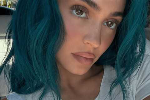 Kylie Jenner Revives ‘King Kylie’ Era With New Teal Hair