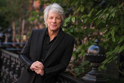 Jon Bon Jovi Talks Distressed Woman Off Ledge on Nashville Bridge