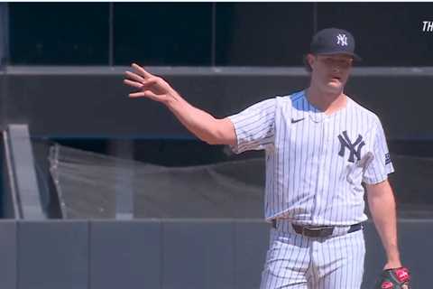Gerrit Cole intentionally walks Rafael Devers with no one on base in wild Yankees move