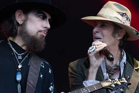 Perry Farrell’s Wife Defends Him After Dave Navarro Altercation
