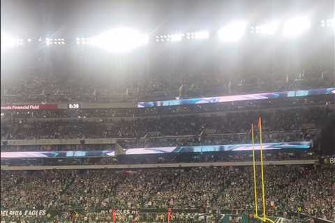 Drake London’s girlfriend taunts Eagles fans after his game-winning touchdown