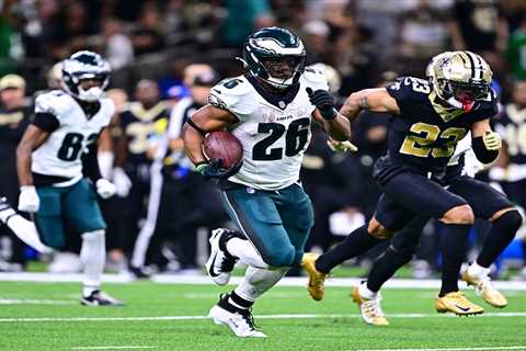 Saquon Barkley carries Eagles to win over Saints after costly Falcons drop
