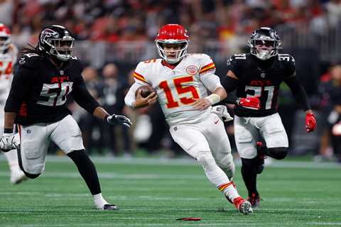 Chiefs bailed out by defense to stay unbeaten as two late Falcons drives stall in red zone