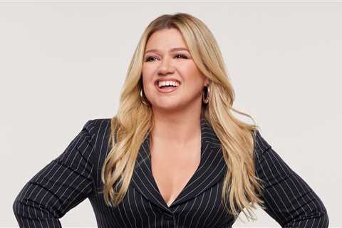 Kelly Clarkson Pours a Cup of Chappell Roan’s ‘Coffee’ for Kellyoke