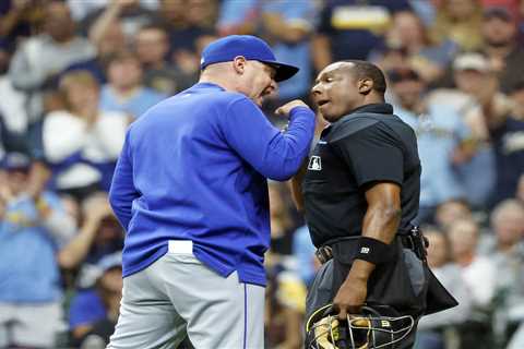 Fiery Carlos Mendoza gets ejected from critical Mets game after questionable Francisco Alvarez..