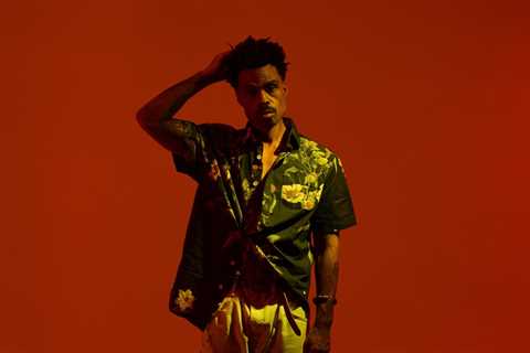 Bilal Talks New Album ‘Adjust Brightness,’ Becoming a Painter & How Africa Inspired Him to Create..