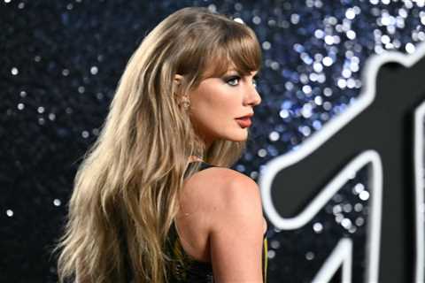 Taylor Swift Passes Rihanna to Claim World’s Richest Female Musician Crown With Est. $1.6B Net Worth