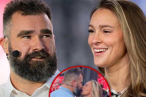 Jason And Kylie Kelce Share Sweet Kiss Before Chiefs Game