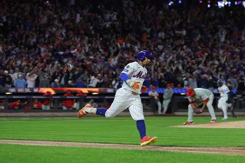 Francisco Lindor lights Citi Field on fire with wild go-ahead Mets grand slam