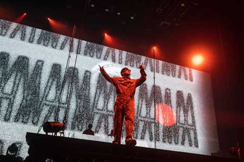 RADWIMPS Frontman Yojiro Noda Welcomes Fans & Guest Acts to Special ‘Wonder Boys Akumu Club’..