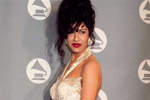 Selena Honored With National Medal of Arts & More Uplifting Moments in Latin Music