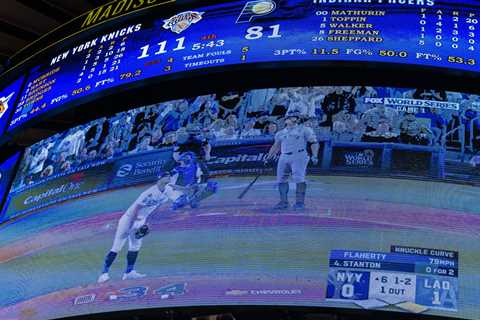 Knicks fans went wild for Yankees homer mid-MSG blowout