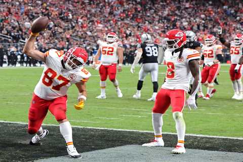 Travis Kelce finally scores first touchdown of season after slow start