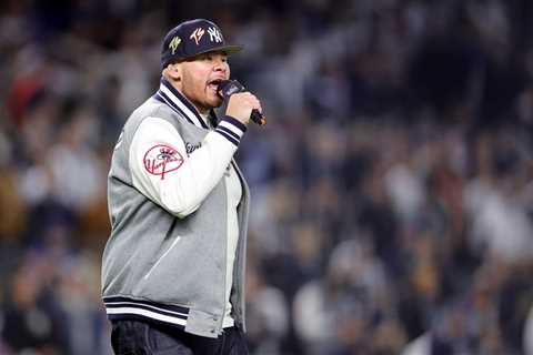 Fat Joe Performs at World Series Game 3 & Baseball Fans Have Some Thoughts