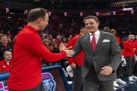 How Rick Pitino and his son reacted to ‘Who’s your daddy’ chants after St. John’s win