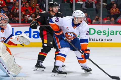 Islanders’ Alexander Romanov returns to lineup from upper-body injury