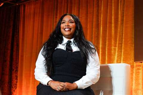 Lizzo Mimics Kendrick Lamar While Screaming Out ‘Mustard’ During Kai Cenat Stream