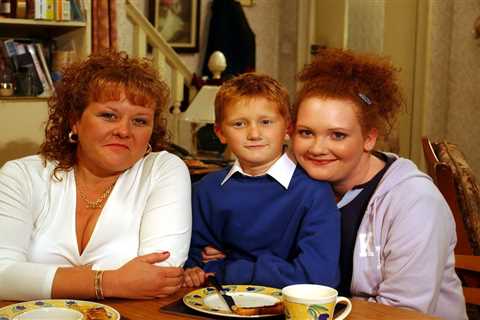 Coronation Street Star Wendi Peters Finds Love Again!