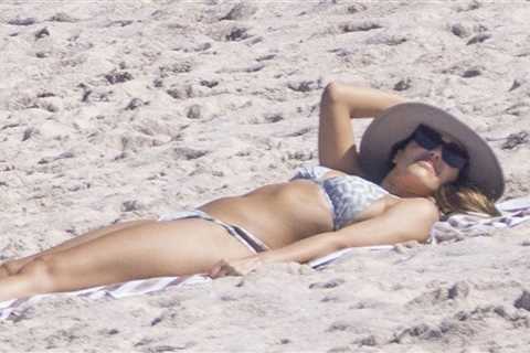 Jessica Alba Wears Bikini, Tans on Beach During Family Vacation in Mexico