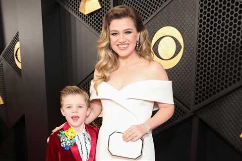 Watch Kelly Clarkson’s 8-Year-Old Son Remy Sing Frank Sinatra’s ‘My Way’