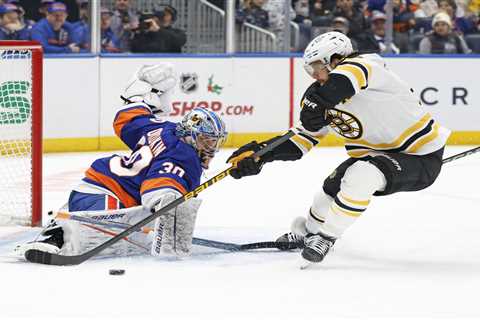 Skidding Islanders can’t climb out of early hole in loss to Bruins