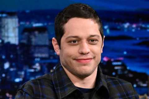 Pete Davidson Didn’t Seem Too Impressed As He Spilled How Much He Earned Per Episode On “Saturday..