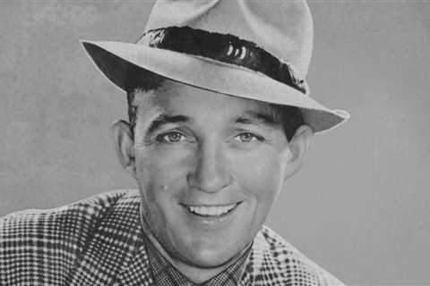 Bing Crosby Returns to Billboard 200 Top 10 for First Time in 64 Years With ‘Ultimate Christmas’..