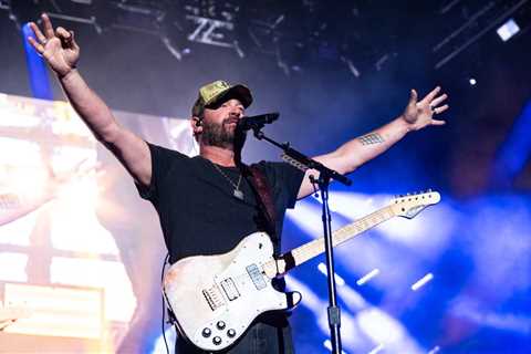 This Is for All the Lonely People: Lee Brice on His New Christmas Cut ‘Single Bells’