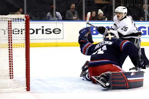 Rangers’ Igor Shesterkin gets pulled after brutal five-goal start against Kings