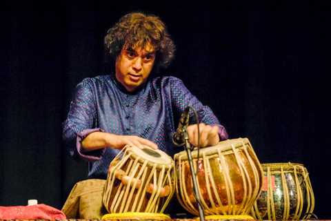 Zakir Hussain, Tabla Virtuoso Who Joined Rock Greats, Dead at 73