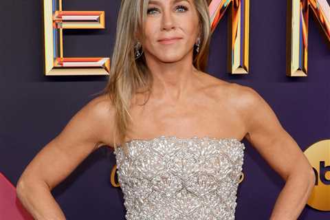 Christmas Celebrations: A Glimpse with Jennifer Aniston