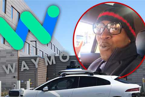 Waymo Driverless Car Drives Passenger Around In Circles -- VIDEO