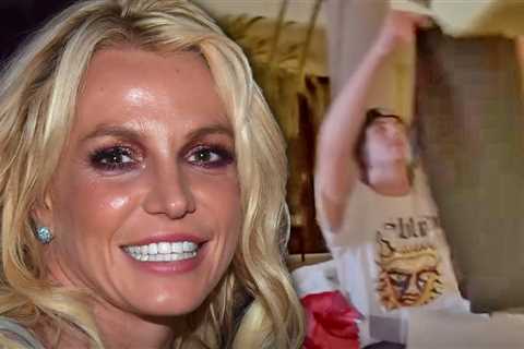 Britney Spears Shares Glimpse of Christmas Morning After Reunion With Son Jayden