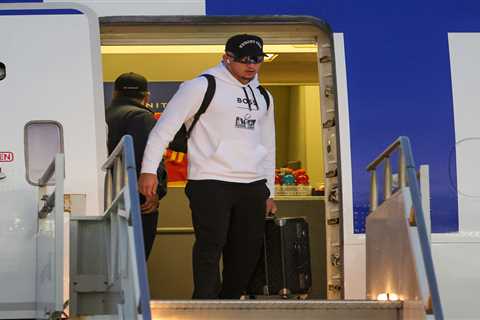 Chiefs’ flight unexpectedly delayed four hours just one day before Week 18 game