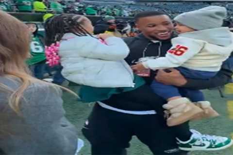 Saquon Barkley shares sweet family moment before first Eagles playoff game