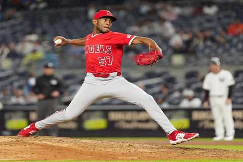Yankees lose former pitching prospect Roansy Contreras on waivers