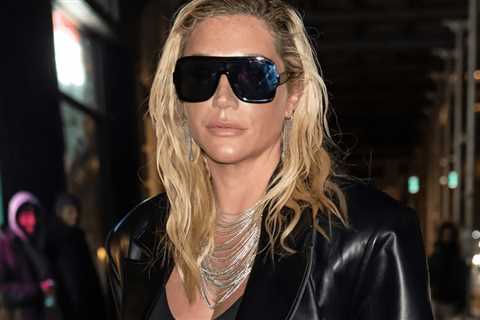 Pantless Trend: Kesha Stuns in Bold NYC Photos