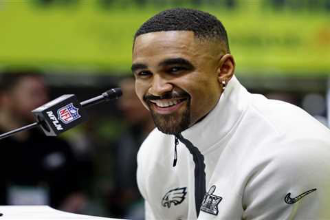 2025 Super Bowl predictions: Expert picks for Chiefs-Eagles