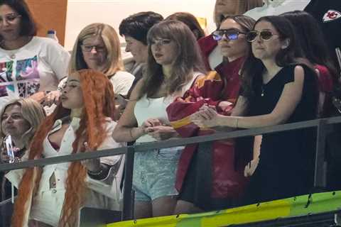 Travis Kelce joins Taylor Swift in suite after Chiefs’ crushing Super Bowl 2025 loss