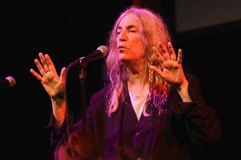 Patti Smith Announces 'Horses' 50th Anniversary Tour