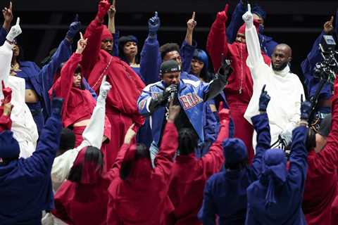 Kendrick Lamar Super Bowl Halftime Show Was the Pop Peak of Rapper’s Most Mainstream Year Yet