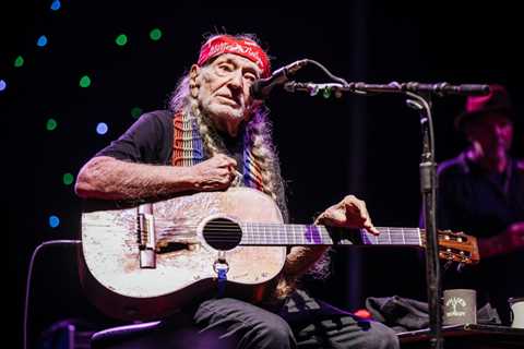 Willie Nelson’s Luck Reunion to Feature Willie Nelson & Family, Charley Crockett, Tommy Prine & More