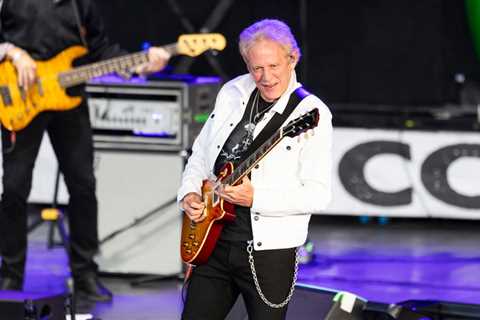 Feeling Much Better: Don Felder’s Onstage Medical Emergency