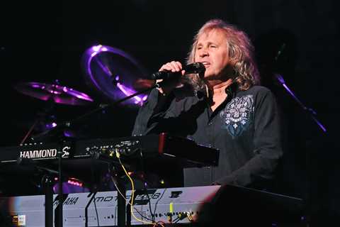 Ronnie Platt Reveals Thyroid Cancer Diagnosis