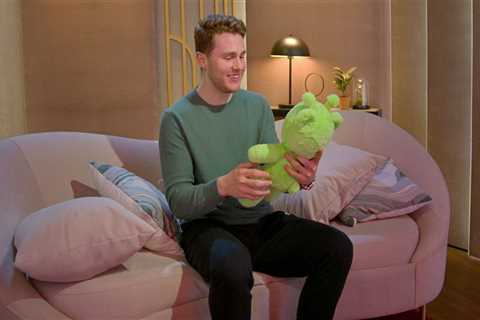 The Greenest Flag: Alex Brown on ‘Love Is Blind’ Season 8