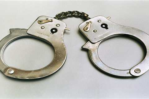 Tracked Ex-Boyfriend Shoots Female Passenger