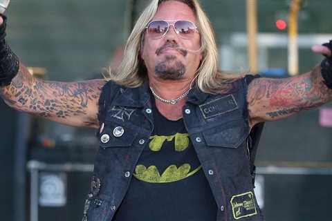 Vince Neil Health Issue Delays Motley Crue’s Vegas Residency