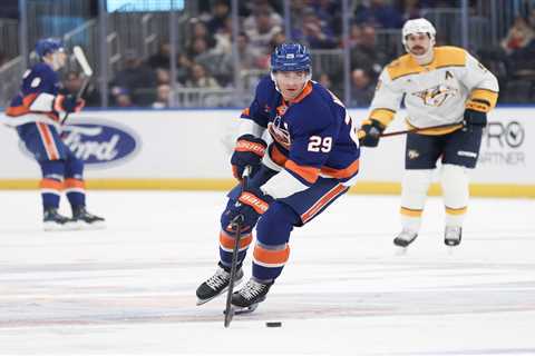 Islanders trade Brock Nelson to Avalanche in NHL deadline blockbuster