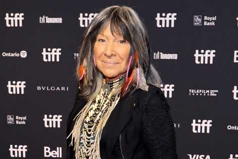 In Canada: Buffy Sainte-Marie Stripped of Awards, Plus a Vinyl Maker Unveils Plan for Tariffs